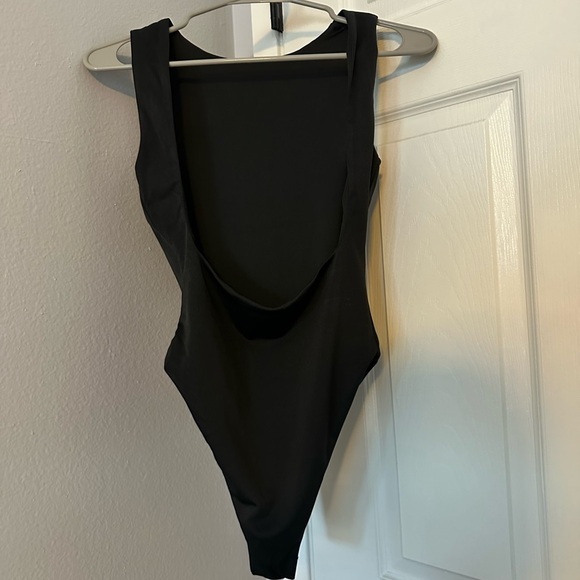 Black bodysuit with open back - Picture 2 of 3